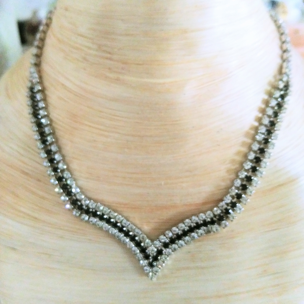 Beautiful rhinestone necklace
